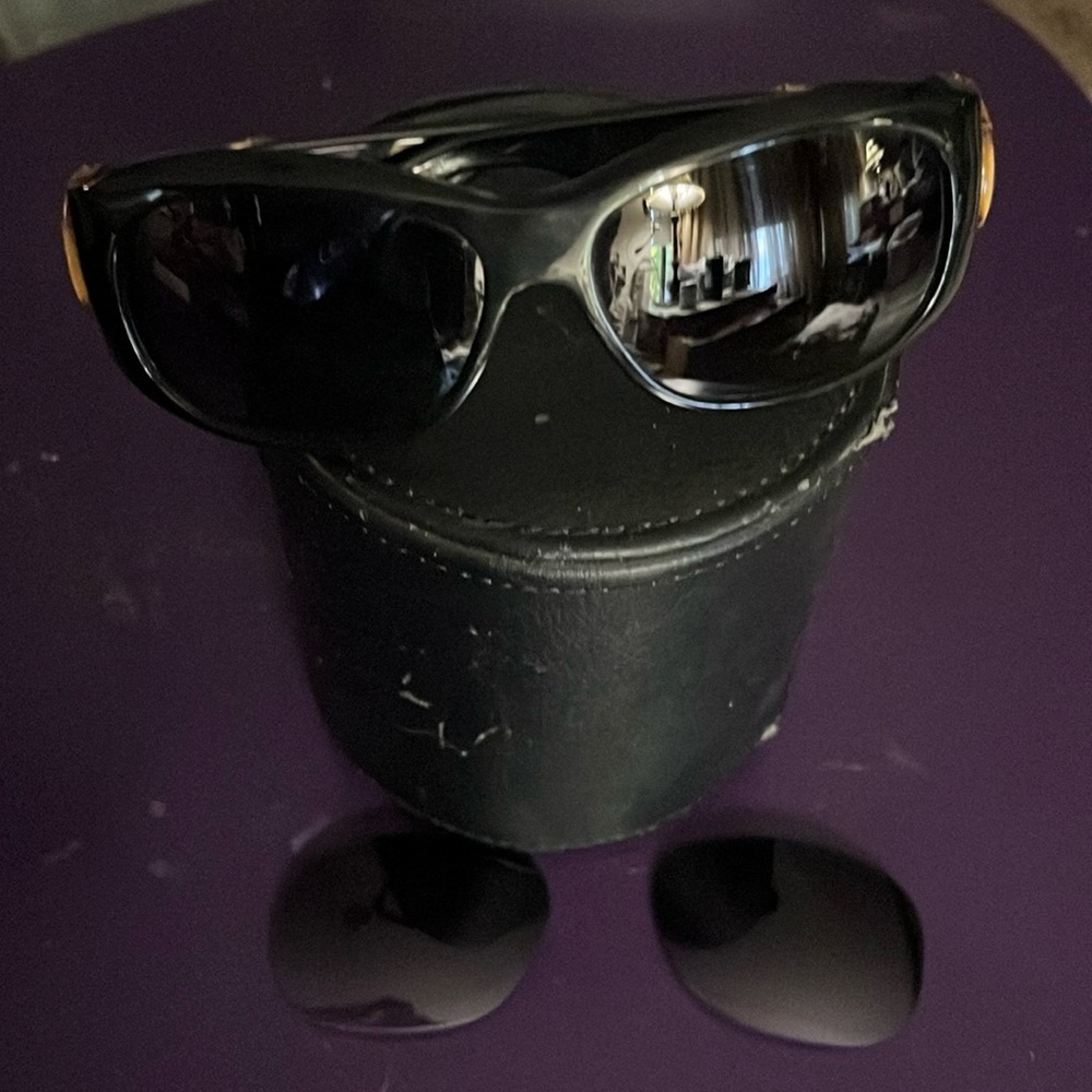 Gucci black bamboo sunglasses with dark lens plus extra lighter lens - Picture 7 of 16